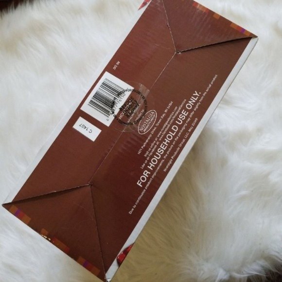 NIB Nostalgia Electrics Holiday Hollow Chocolate Candy Maker - Picture 10 of 11